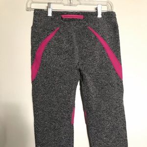 Capri Workout Leggings with zipper pocket.